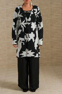 BLACK WHITE ROADSIDE BLOOM CARDIGAN