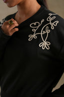 BLACK THREAD STORY SWEATSHIRT
